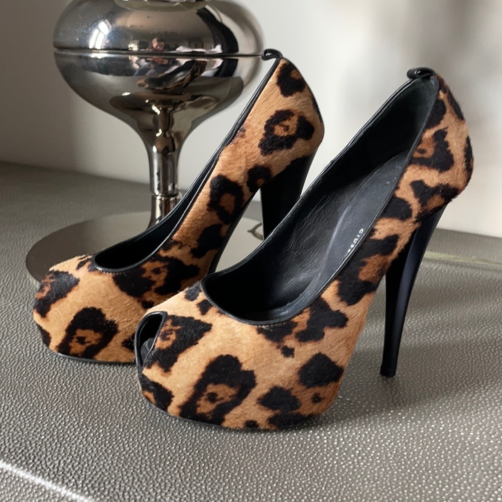 Giuseppe Zanotti Leopard heels